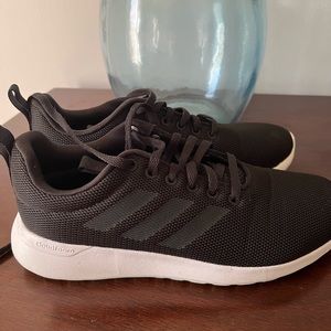 Adidas cloud form athletic shoes 6.5
